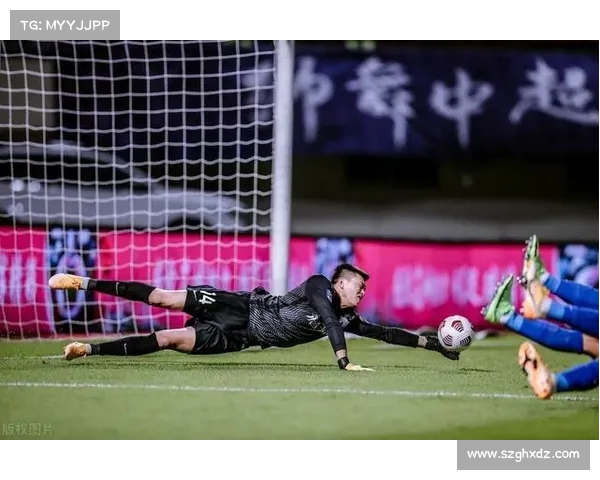 门将关键表现解析:如何通过扑救、指挥与反应速度决定比赛走向 门将关键表现解析:如何通过扑救、指挥与反应速度决定比赛走向