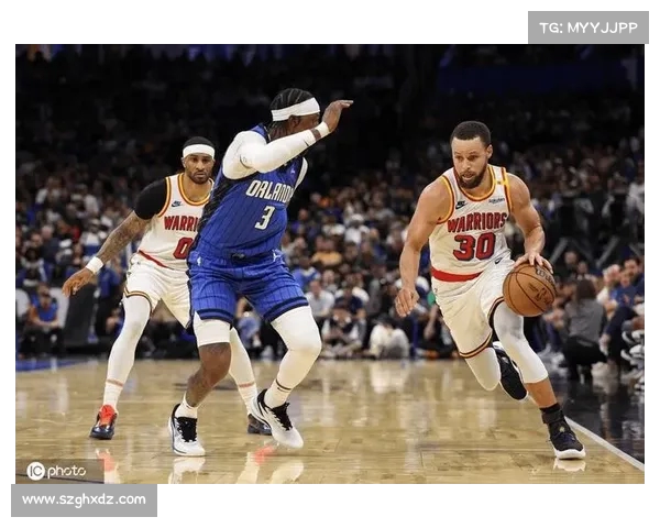 《NBA经典对决回顾:从乔丹绝杀到库里三分的震撼时刻》 《NBA经典对决回顾:从乔丹绝杀到库里三分的震撼时刻》